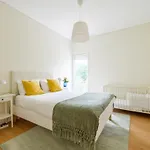 Olivais Spacious Near Airport Apartment