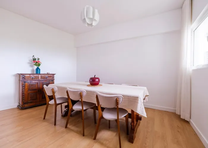 Olivais Spacious Near Airport Appartamento