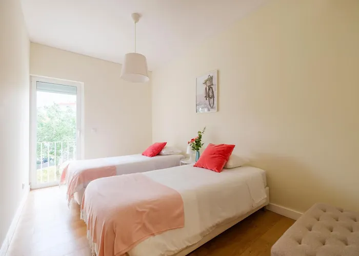 Olivais Spacious Near Airport Appartamento Lisbona