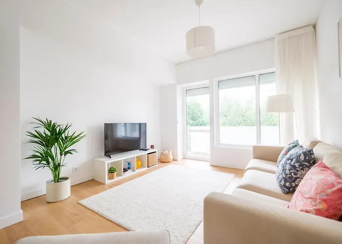 Olivais Spacious Near Airport Appartamento Lisbona