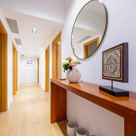 Appartamento Olivais Spacious Near Airport Lisbona