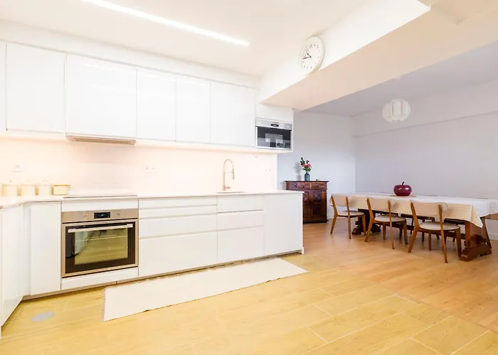 Olivais Spacious Near Airport Lissabon